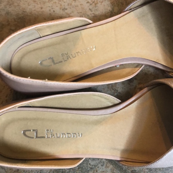 Like new! Chinese Laundry pointed neutral flats - Picture 3 of 5